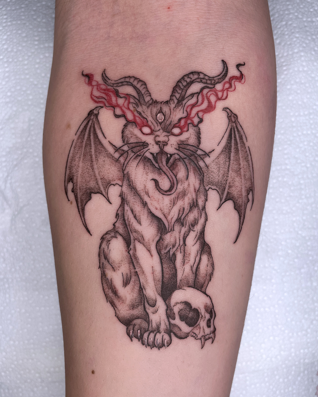 Tatuaje de gato angel o demonio gato